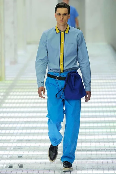 Look 26